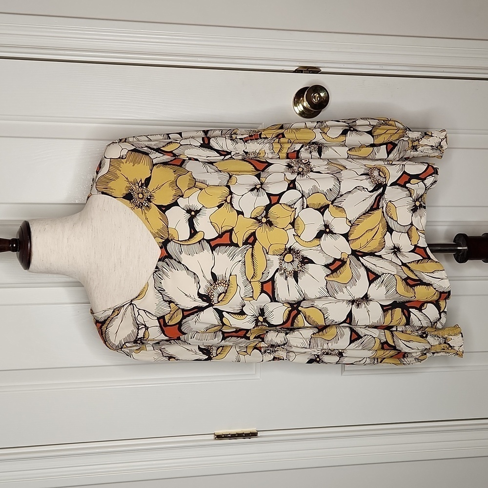 CAbi Sequel Blouse #3954 Warm Large Scale Floral Pullover Smocked Sleeve  Size S
